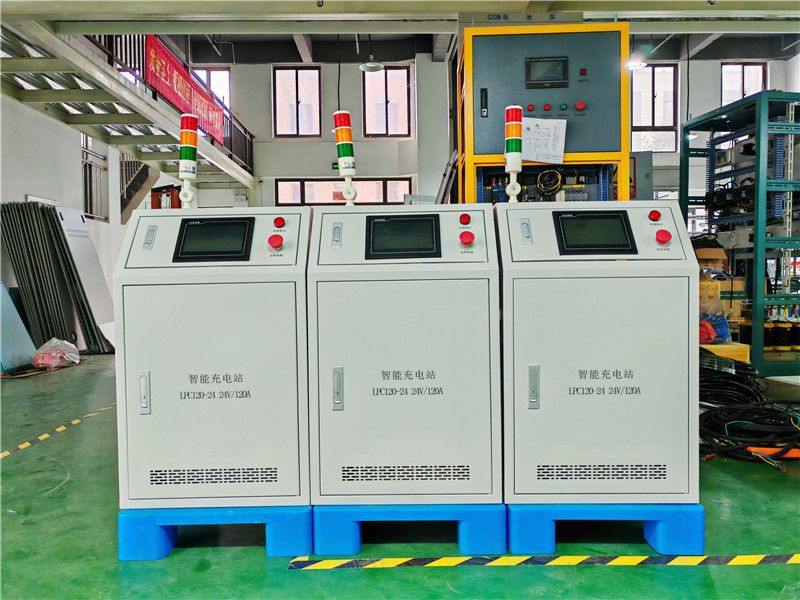 24V 120A 自动伸缩充电站